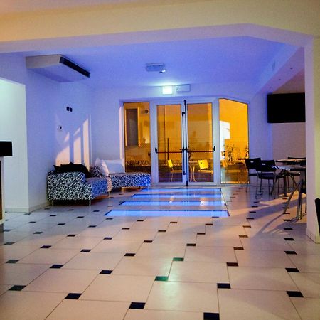 Hotel Leonardo Cesenatico Extérieur photo