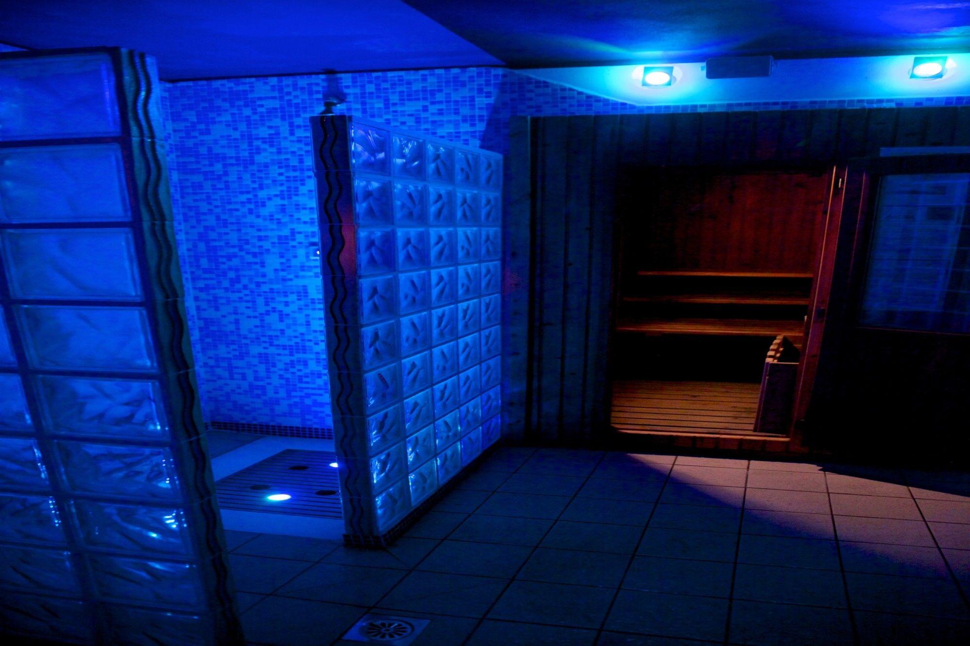 Hotel Leonardo Cesenatico Extérieur photo