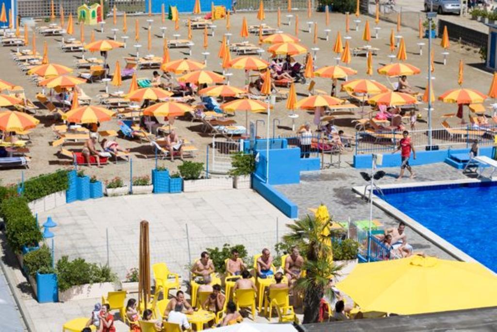 Hotel Leonardo Cesenatico Extérieur photo