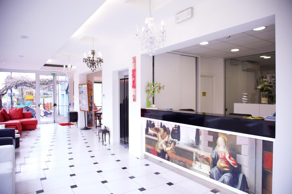 Hotel Leonardo Cesenatico Extérieur photo