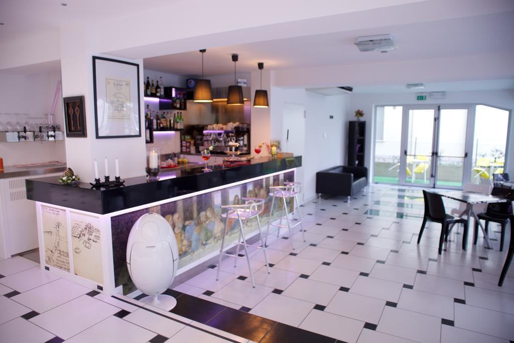Hotel Leonardo Cesenatico Extérieur photo