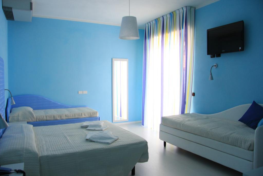 Hotel Leonardo Cesenatico Extérieur photo