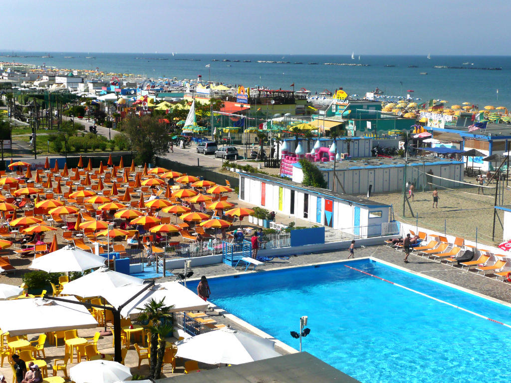 Hotel Leonardo Cesenatico Extérieur photo